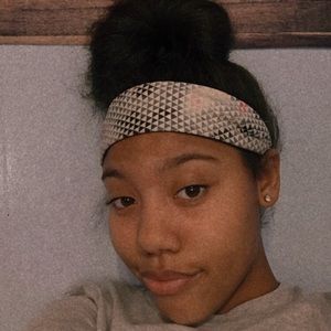 Meet your Posher, Kaleia